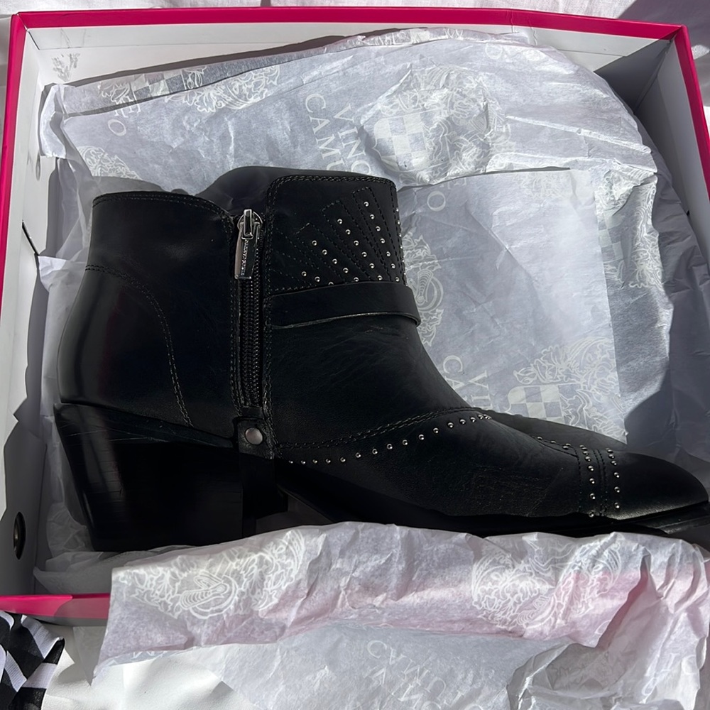 Brand New! Black Leather Vince Camuto Ankle Booties! Size 11